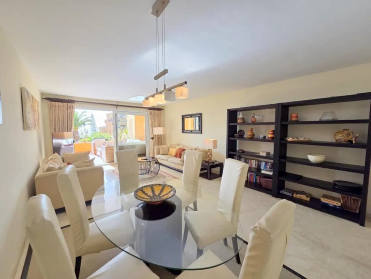 3 Bedroom Ground Floor Apartment for Sale in La Duquesa, Málaga - Image 5