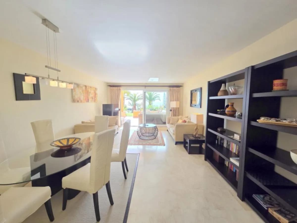 3 Bedroom Ground Floor Apartment for Sale in La Duquesa, Málaga - Image 7
