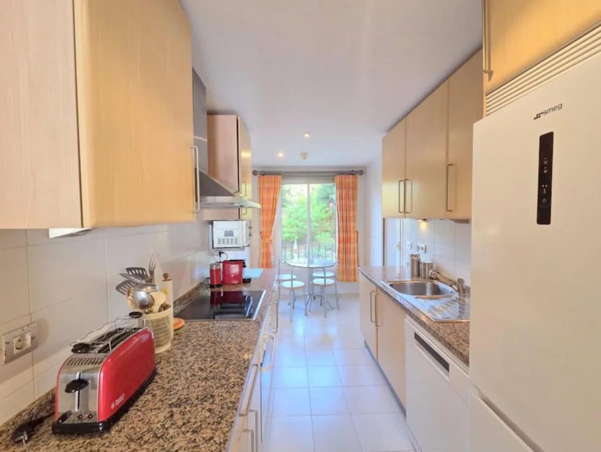 3 Bedroom Ground Floor Apartment for Sale in La Duquesa, Málaga - Image 9