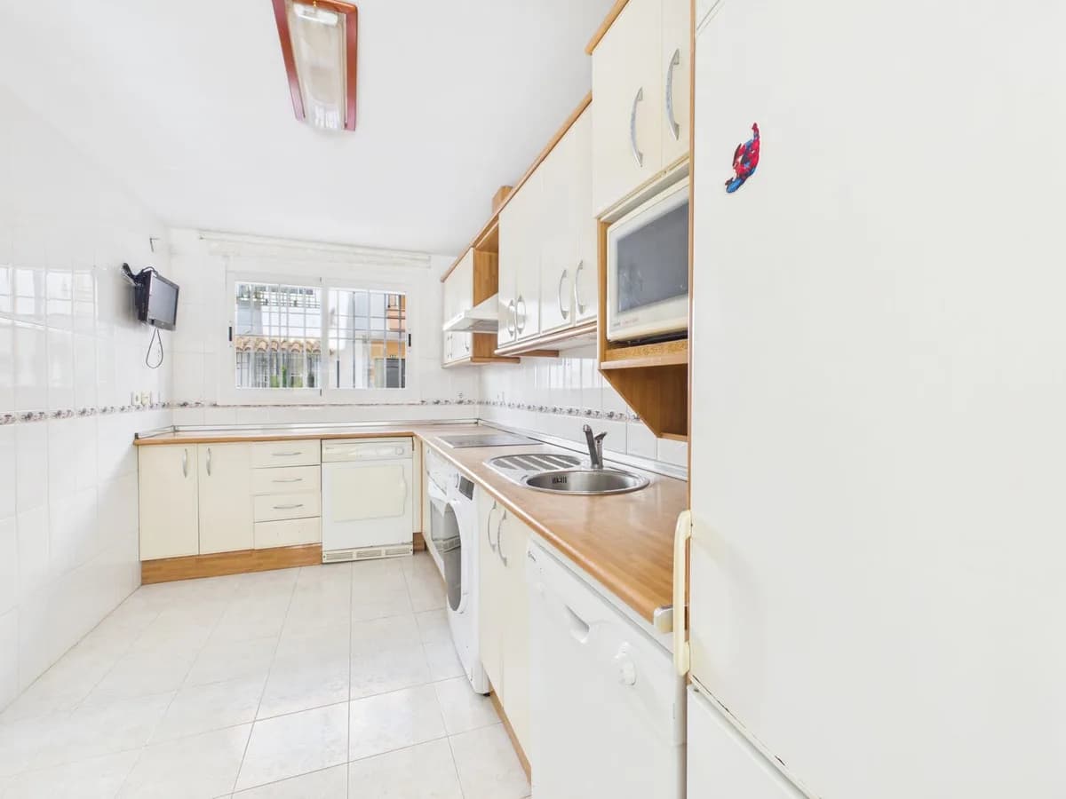 4 Bedroom Townhouse for Sale in Marbella, Málaga - Image 9
