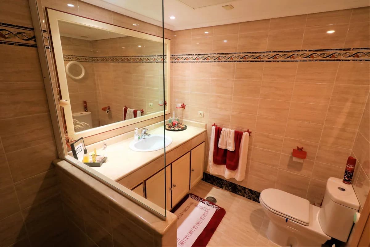3 Bedroom Semi-Detached House for Sale in Estepona, Málaga - Image 7