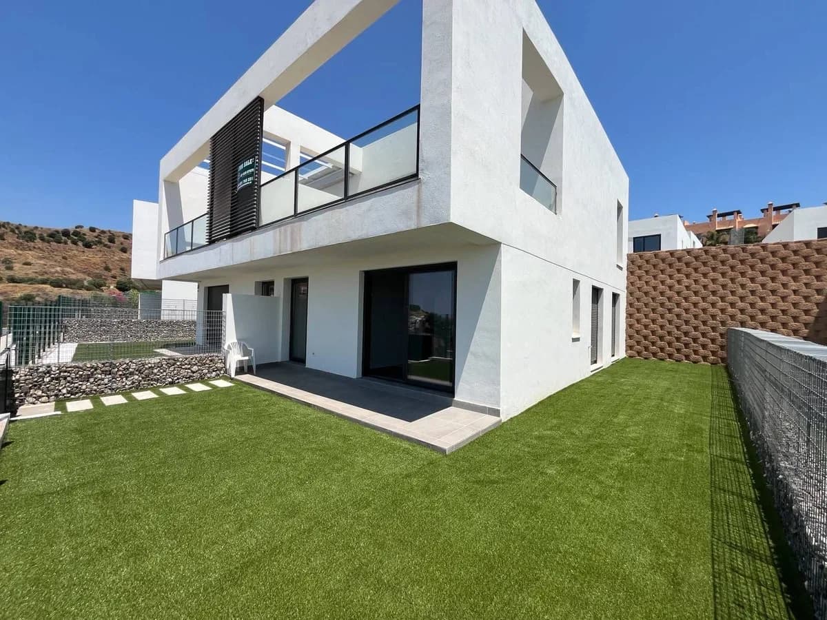 3 Bedroom Semi-Detached House for Sale in Riviera del Sol, Málaga