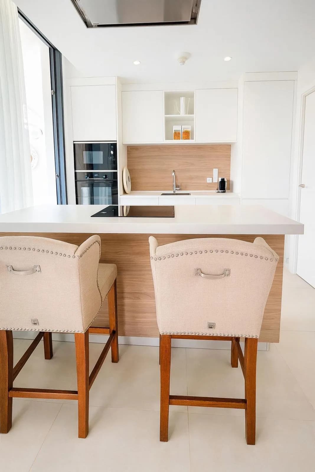 3 Bedroom Middle Floor Apartment for Sale in Fuengirola, Málaga - Image 5