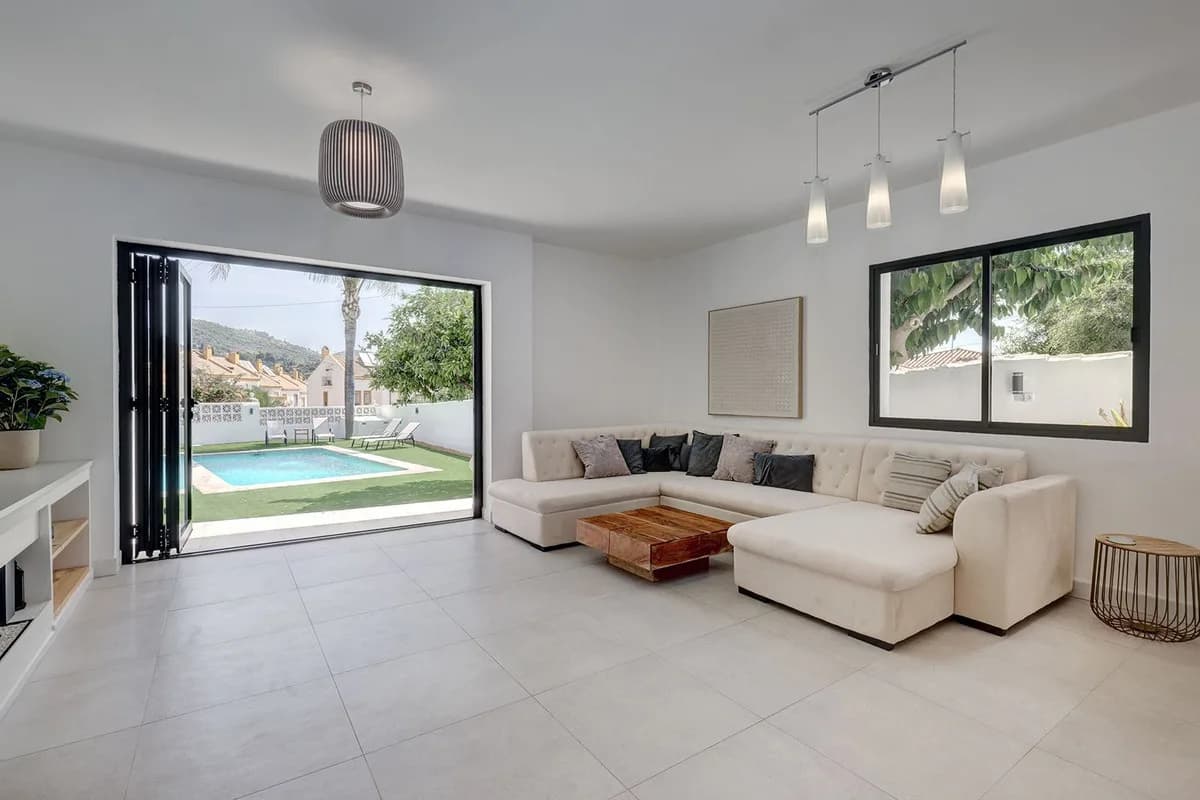 6 Bedroom Detached Villa for Sale in Marbella, Málaga - Image 6