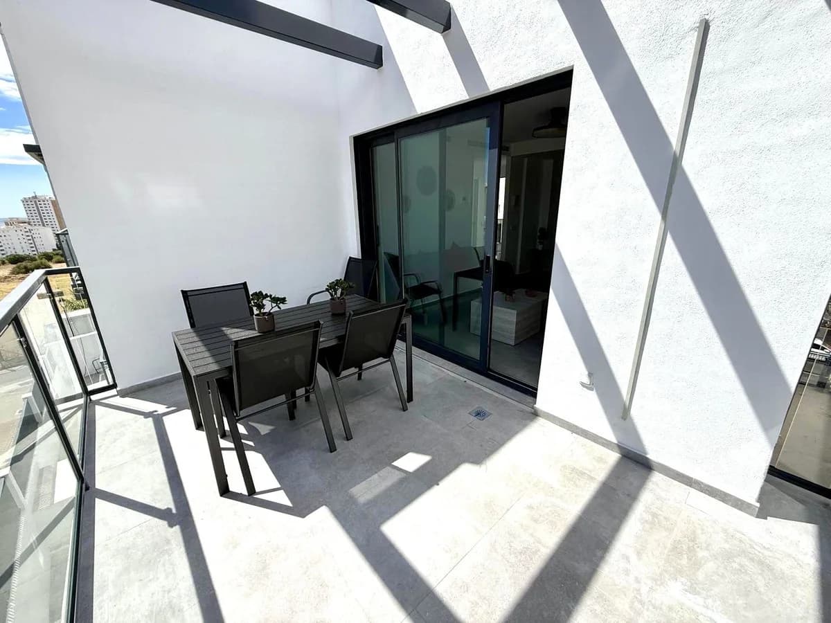 1 Bedroom Middle Floor Apartment for Sale in Fuengirola, Málaga - Image 5