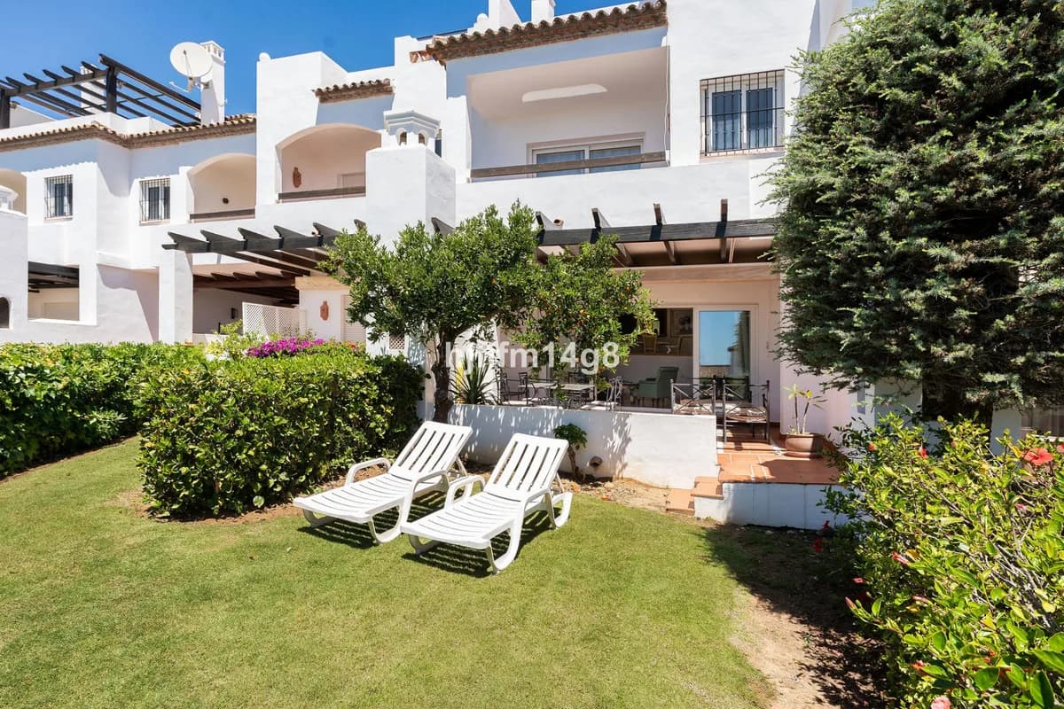 3 Bedroom Townhouse for Sale in Nueva Andalucía, Málaga