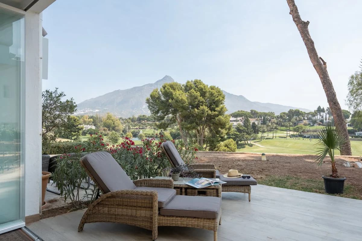 2 Bedroom Ground Floor Apartment for Sale in Nueva Andalucía, Málaga - Image 2