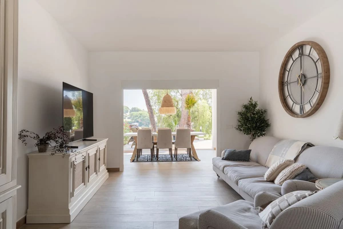2 Bedroom Ground Floor Apartment for Sale in Nueva Andalucía, Málaga - Image 5