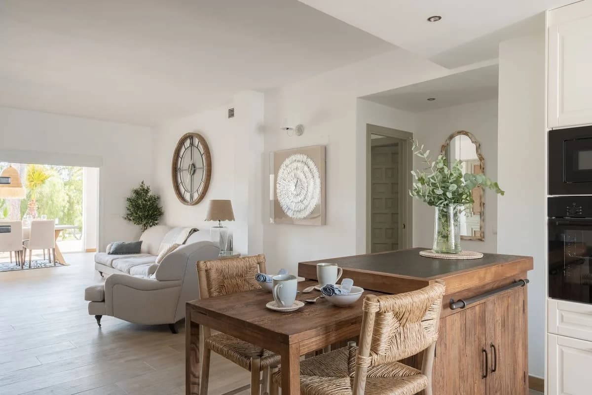 2 Bedroom Ground Floor Apartment for Sale in Nueva Andalucía, Málaga - Image 6