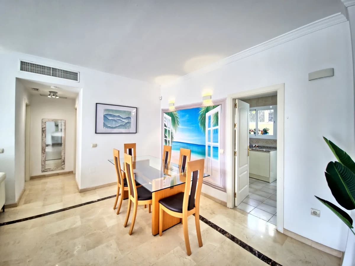 3 Bedroom Ground Floor Apartment for Sale in Cabopino, Málaga - Image 5