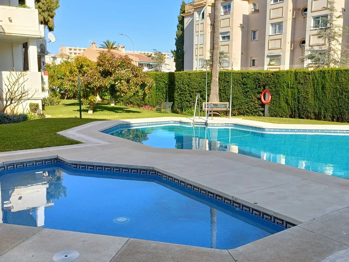 2 Bedroom Ground Floor Apartment for Sale in Torremolinos, Málaga - Image 2