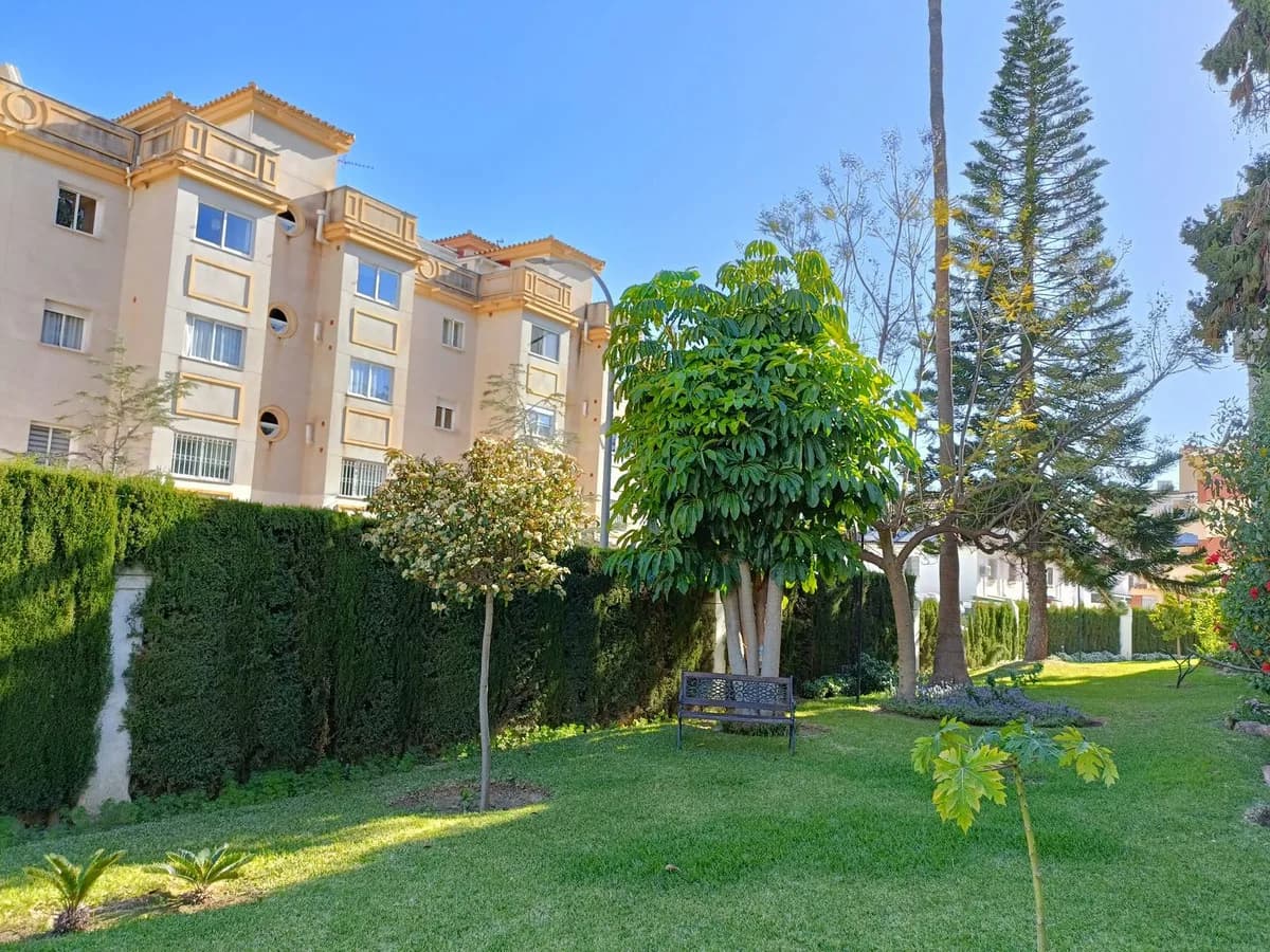 2 Bedroom Ground Floor Apartment for Sale in Torremolinos, Málaga - Image 8
