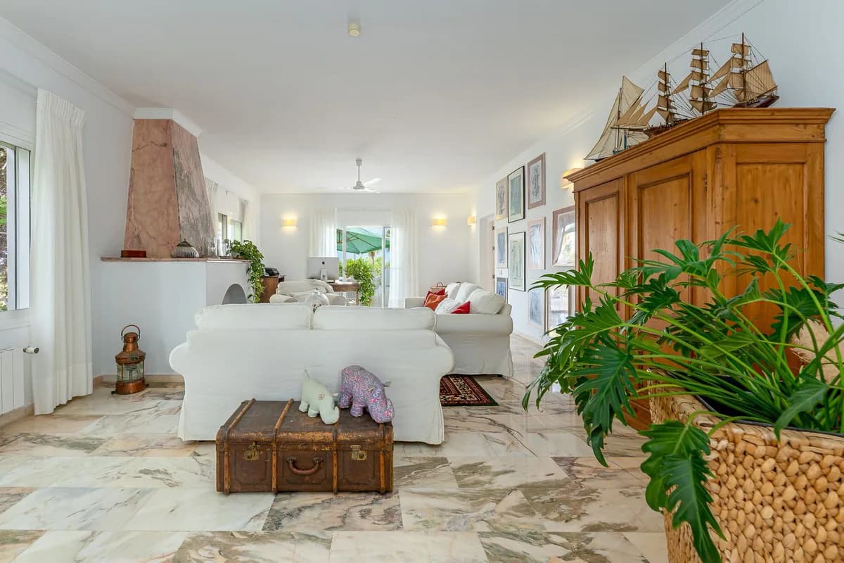 4 Bedroom Detached Villa for Sale in Alhaurín el Grande, Málaga - Image 4