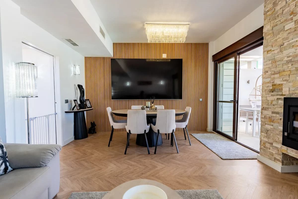 6 Bedroom Semi-Detached House for Sale in Valle Romano, Málaga - Image 8