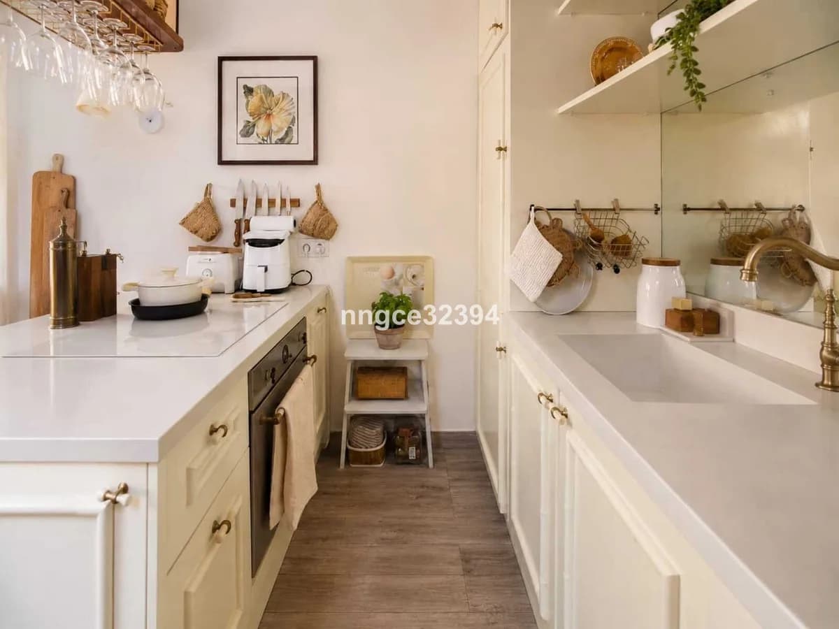 1 Bedroom Top Floor Apartment for Sale in The Golden Mile, Málaga - Image 5