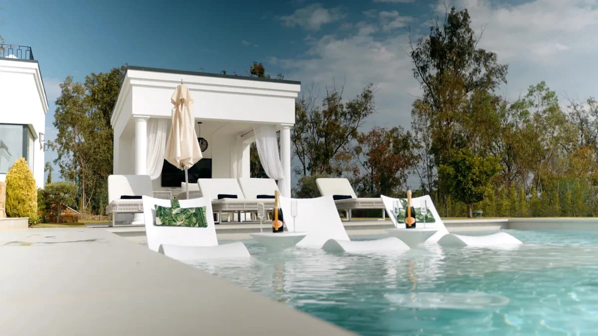 6 Bedroom Detached Villa for Sale in Sotogrande, Cádiz - Image 4