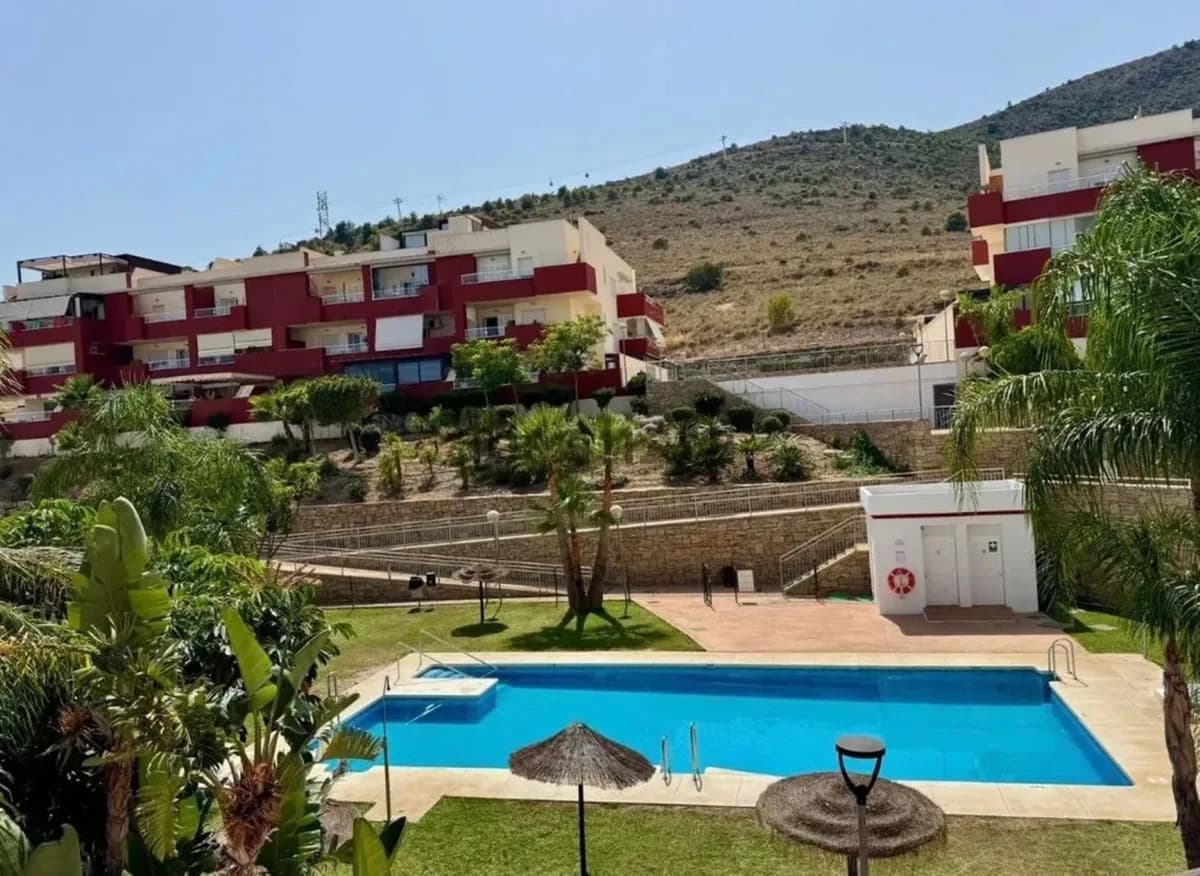 2 Bedroom Middle Floor Apartment for Sale in Benalmadena, Málaga