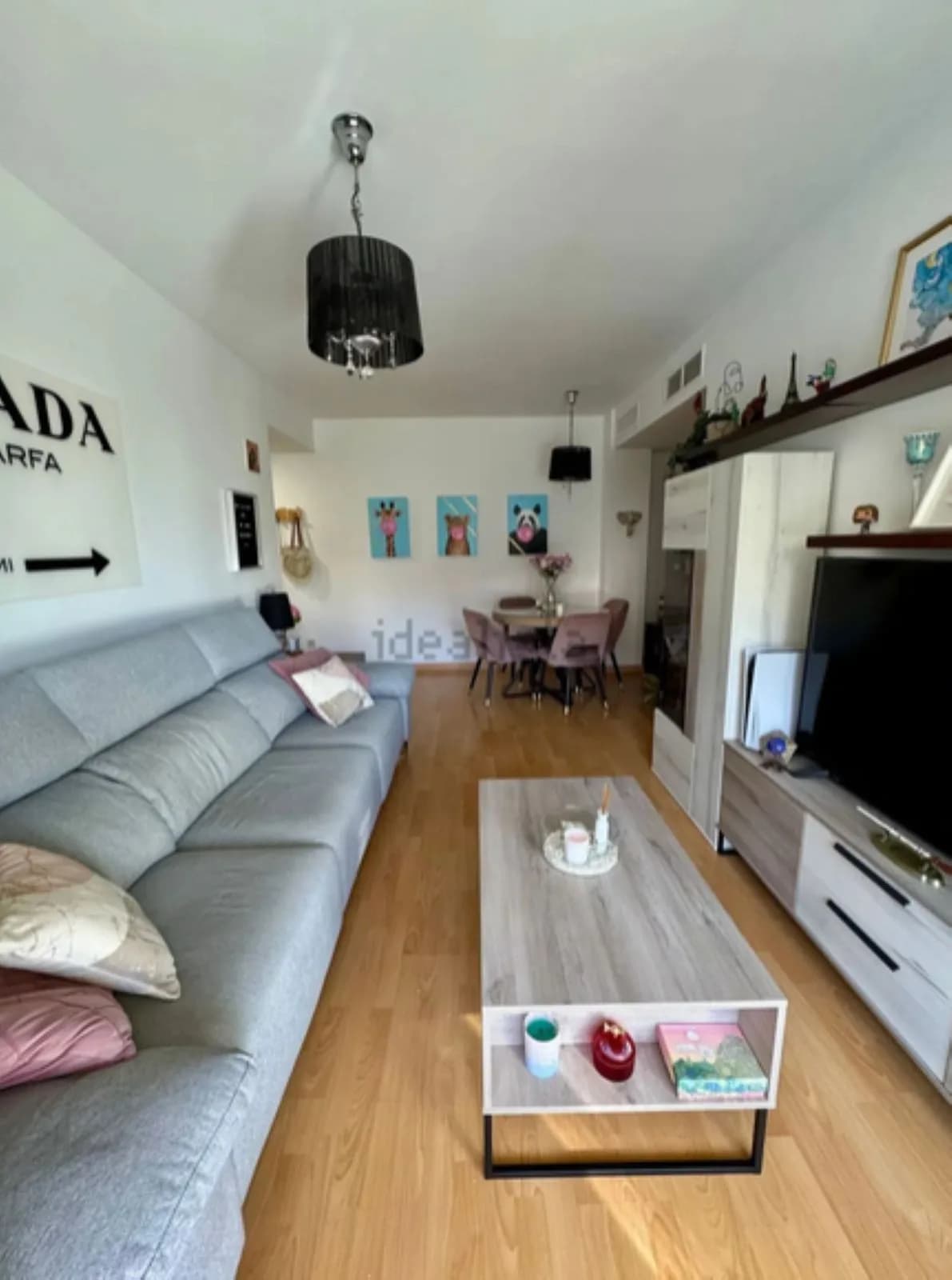 2 Bedroom Middle Floor Apartment for Sale in Benalmadena, Málaga - Image 2