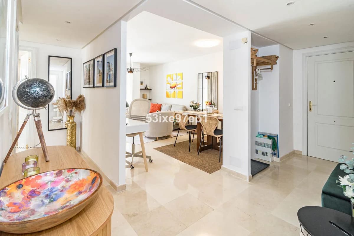 2 Bedroom Penthouse for Sale in Calahonda, Málaga - Image 5