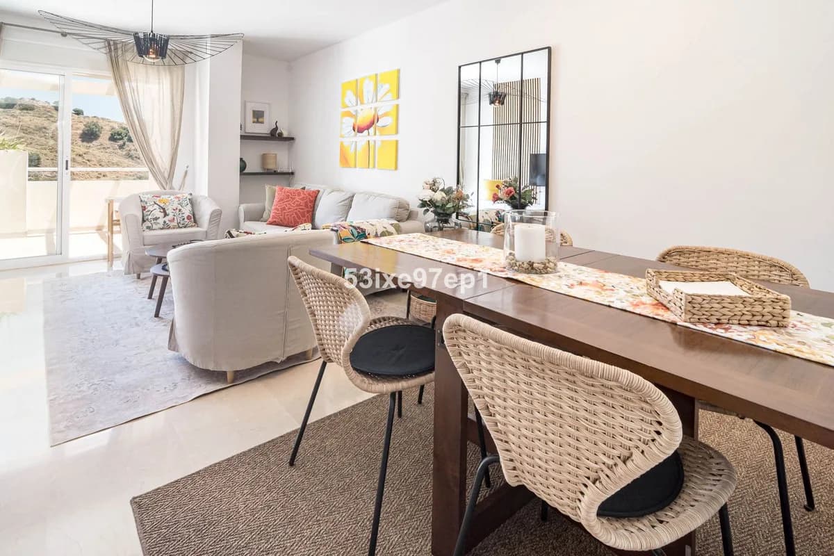 2 Bedroom Penthouse for Sale in Calahonda, Málaga - Image 6