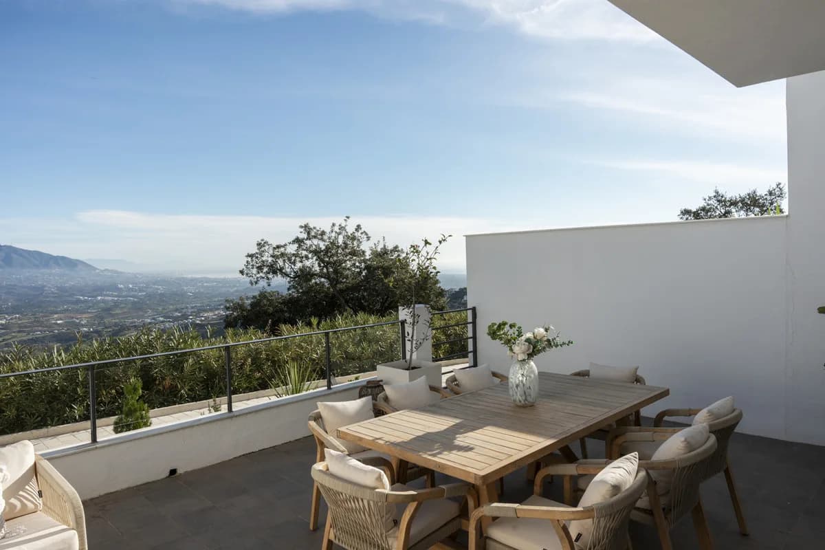 4 Bedroom Townhouse for Sale in La Mairena, Málaga - Image 9