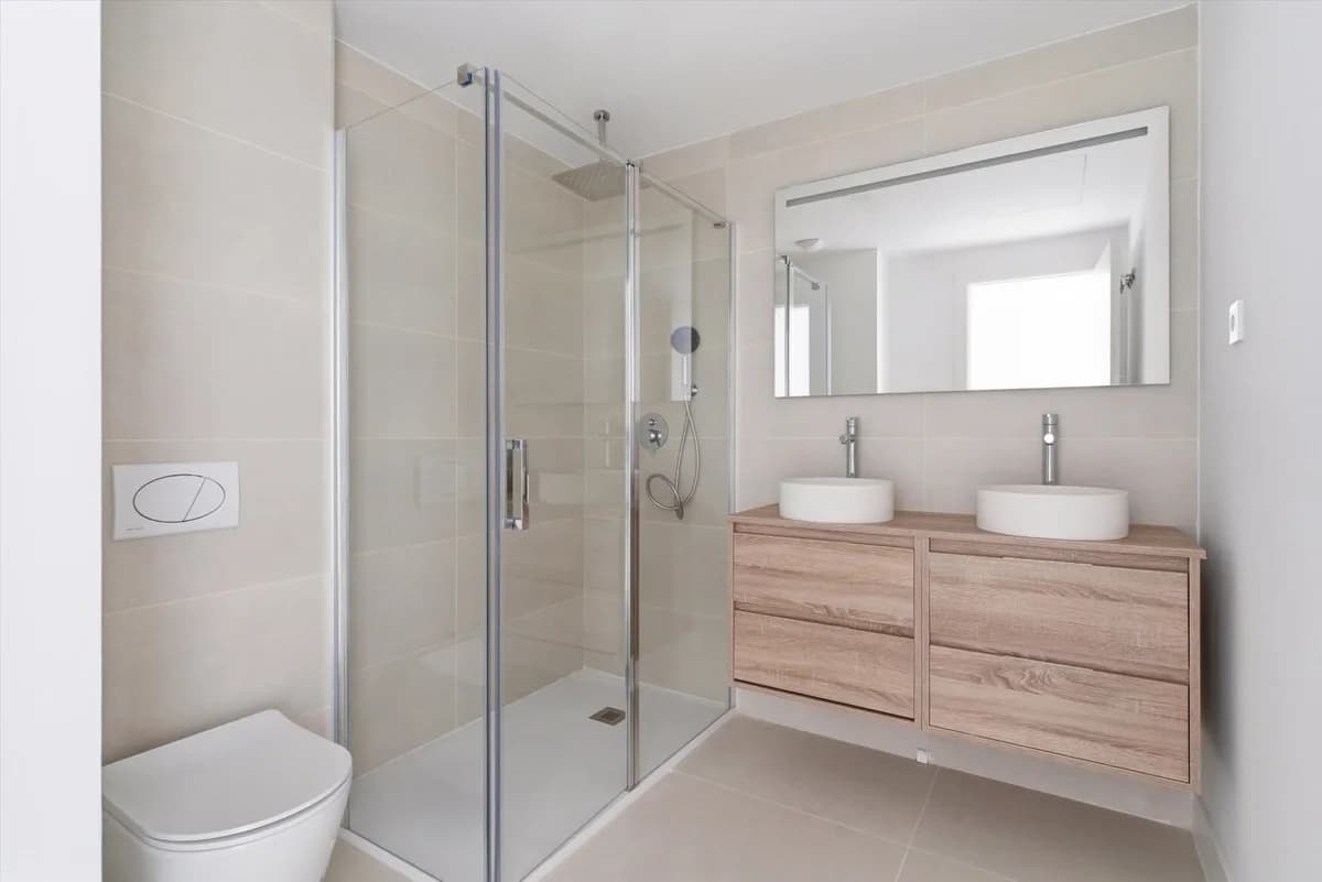 2 Bedroom Middle Floor Apartment for Sale in Fuengirola, Málaga - Image 6
