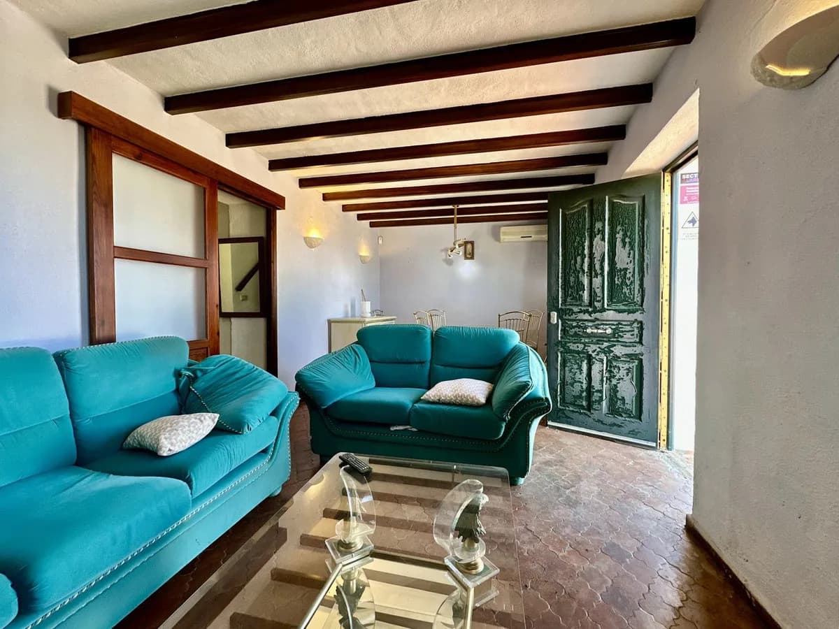 4 Bedroom Detached Villa for Sale in Benalmadena, Málaga - Image 9