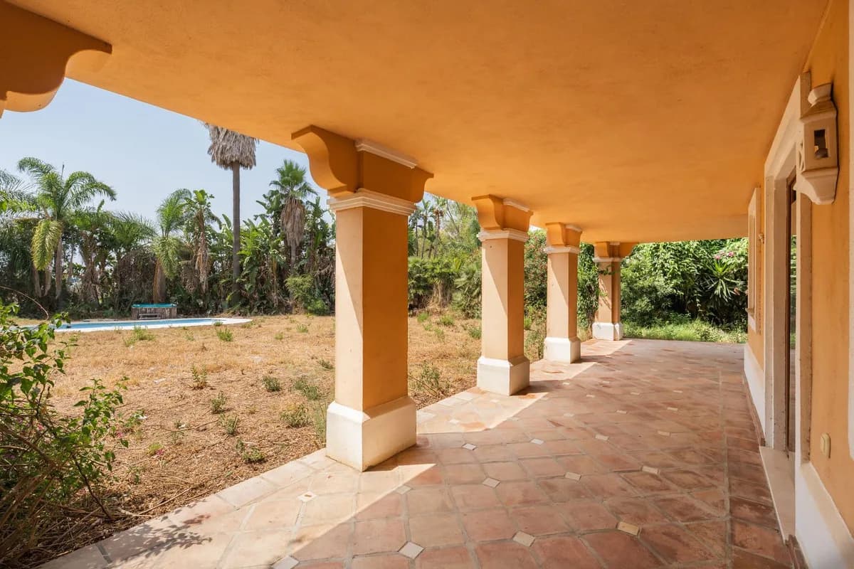 4 Bedroom Detached Villa for Sale in Estepona, Málaga - Image 7