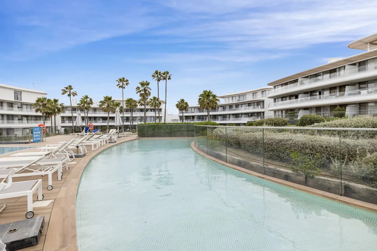 2 Bedroom Ground Floor Apartment for Sale in Estepona, Málaga - Image 2