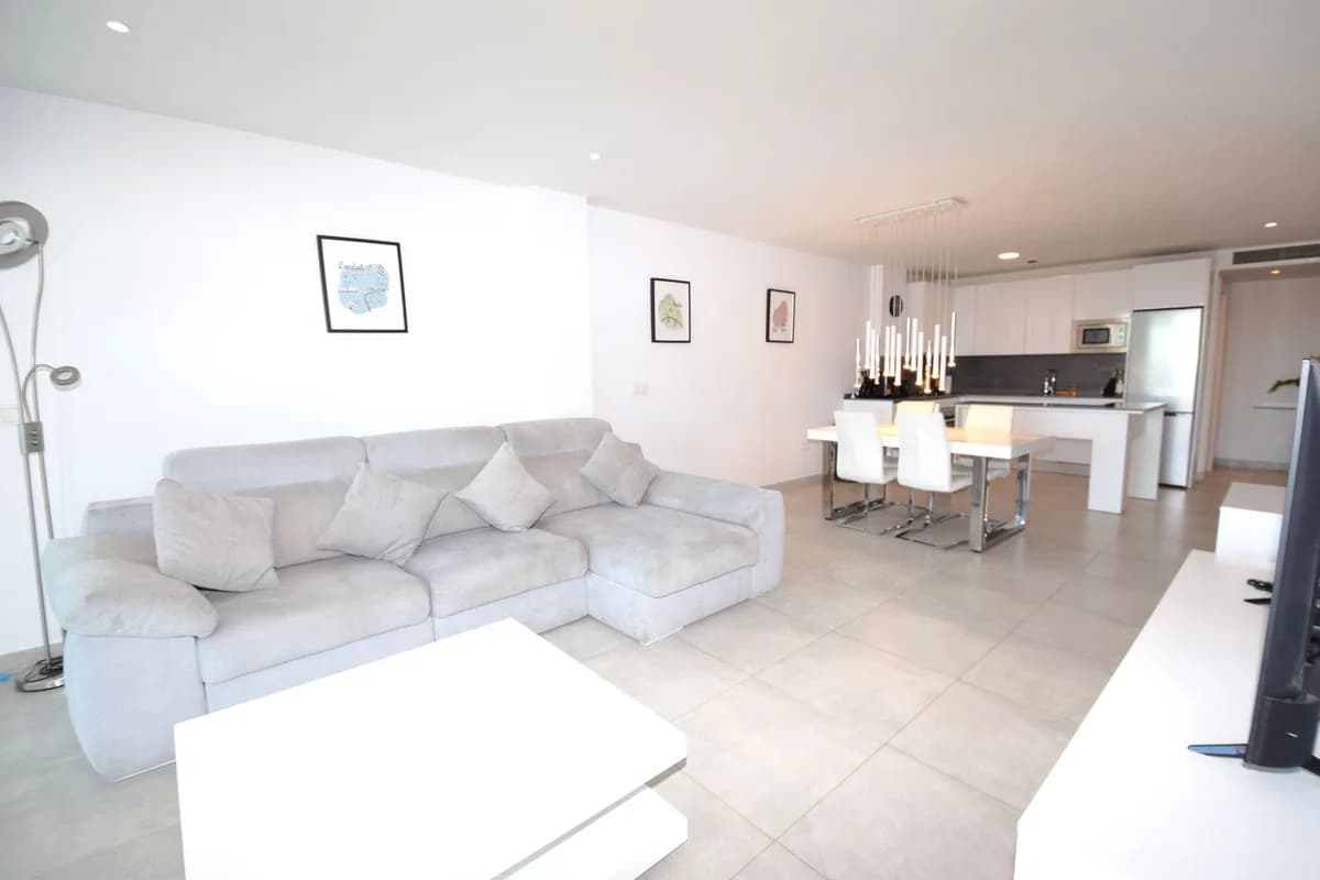 3 Bedroom Ground Floor Apartment for Sale in La Cala de Mijas, Málaga - Image 2