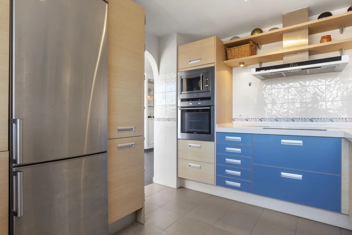 2 Bedroom Middle Floor Apartment for Sale in Fuengirola, Málaga - Image 8