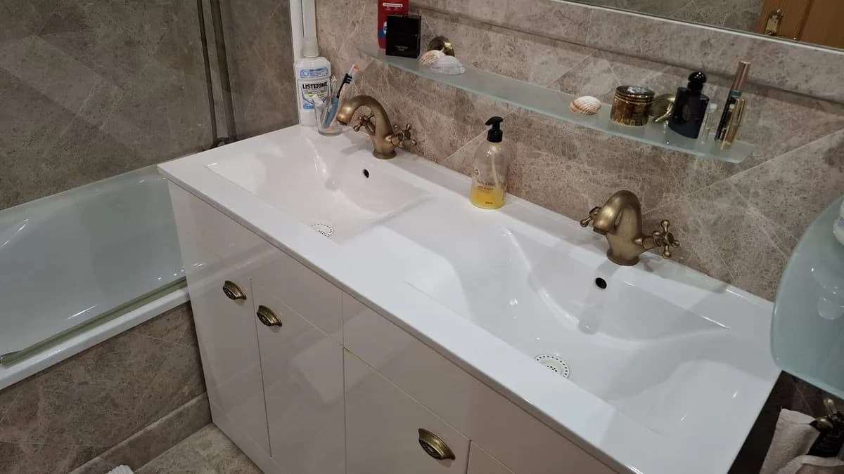 2 Bedroom Top Floor Apartment for Sale in Manilva, Málaga - Image 9