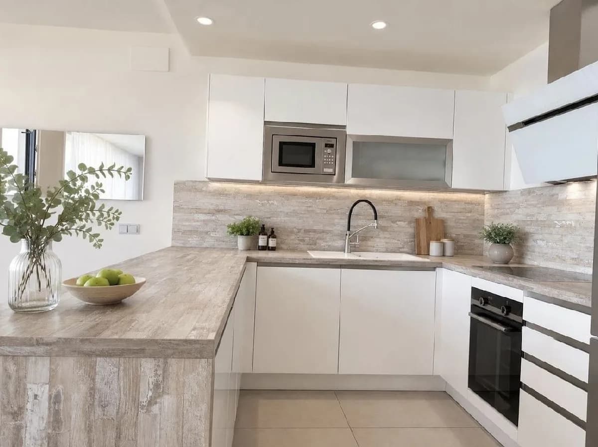 2 Bedroom Penthouse Duplex for Sale in Benalmadena, Málaga - Image 6