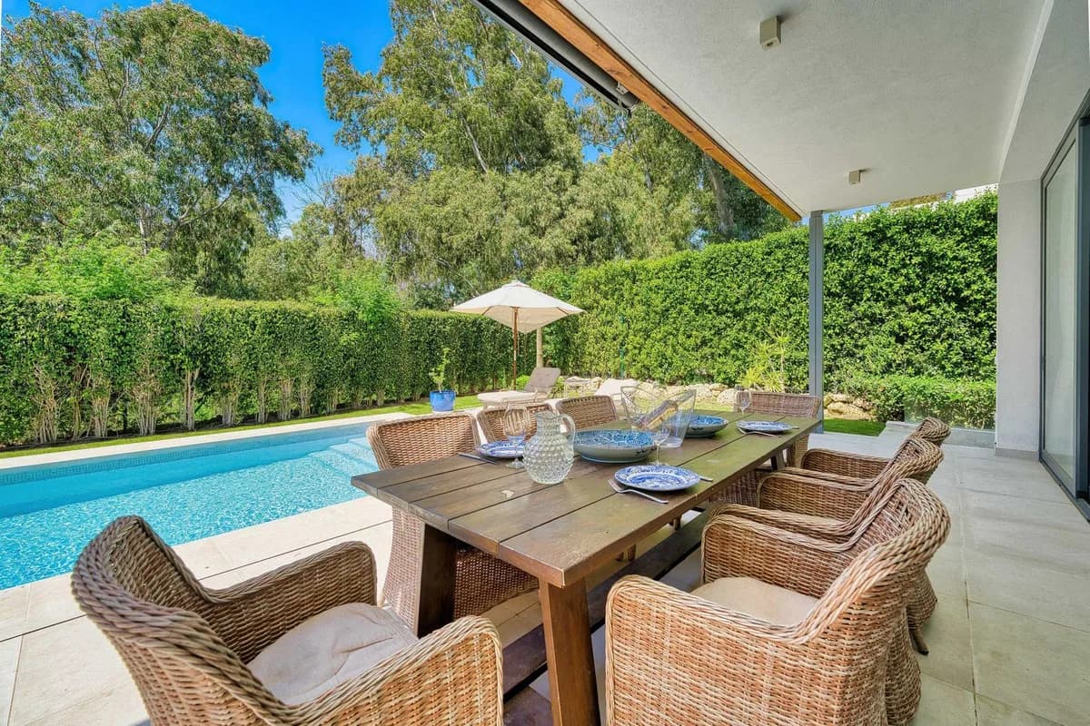 4 Bedroom Detached Villa for Sale in Estepona, Málaga - Image 5
