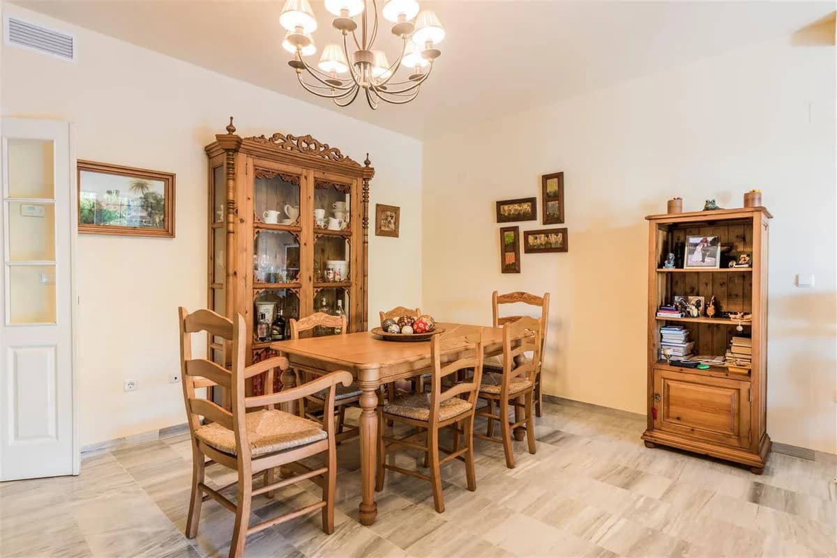 2 Bedroom Ground Floor Apartment for Sale in Cabopino, Málaga - Image 6