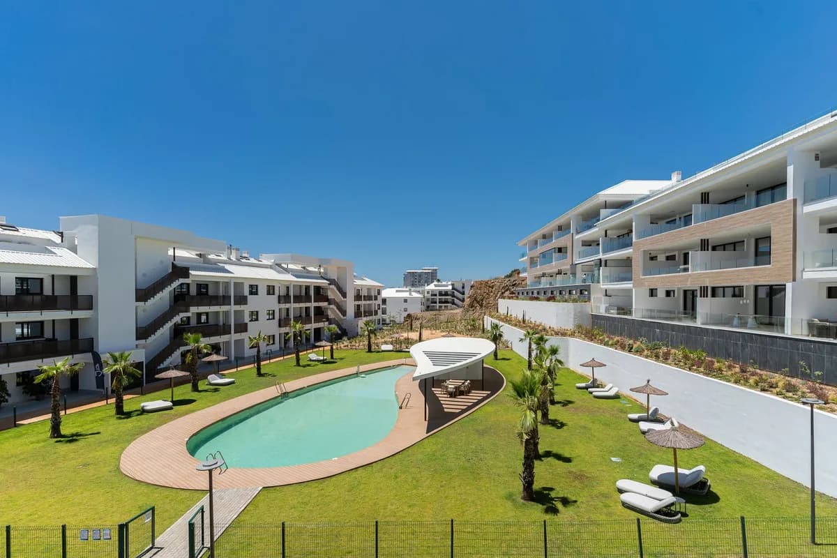 2 Bedroom Middle Floor Apartment for Sale in Fuengirola, Málaga