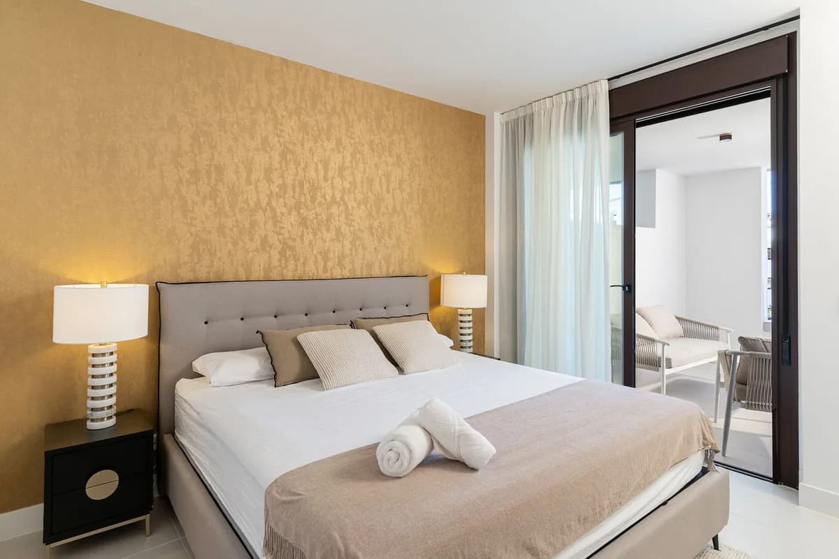 2 Bedroom Middle Floor Apartment for Sale in Fuengirola, Málaga - Image 6
