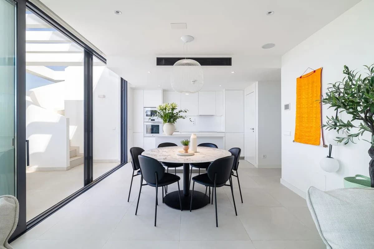 2 Bedroom Penthouse for Sale in Fuengirola, Málaga - Image 4