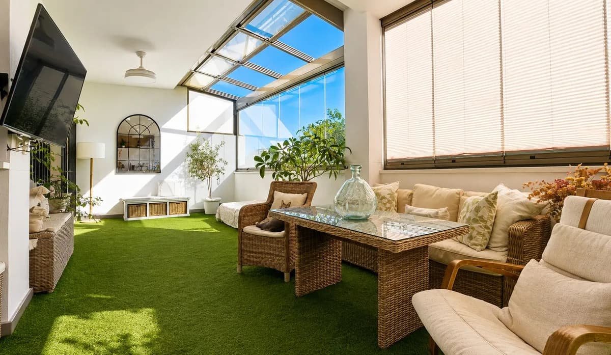 4 Bedroom Ground Floor Apartment for Sale in Torremolinos, Málaga