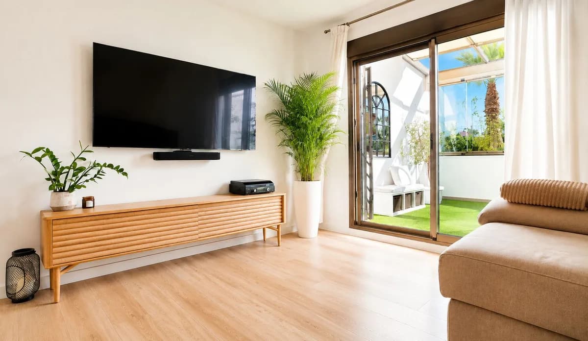 4 Bedroom Ground Floor Apartment for Sale in Torremolinos, Málaga - Image 7