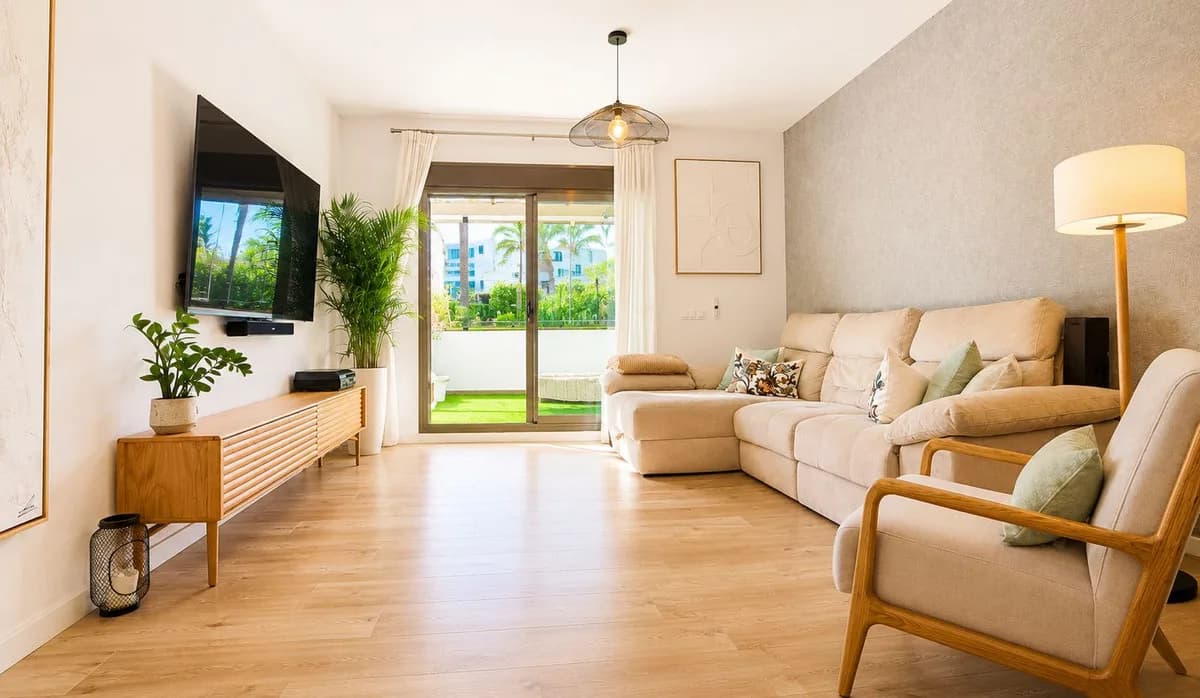 4 Bedroom Ground Floor Apartment for Sale in Torremolinos, Málaga - Image 9