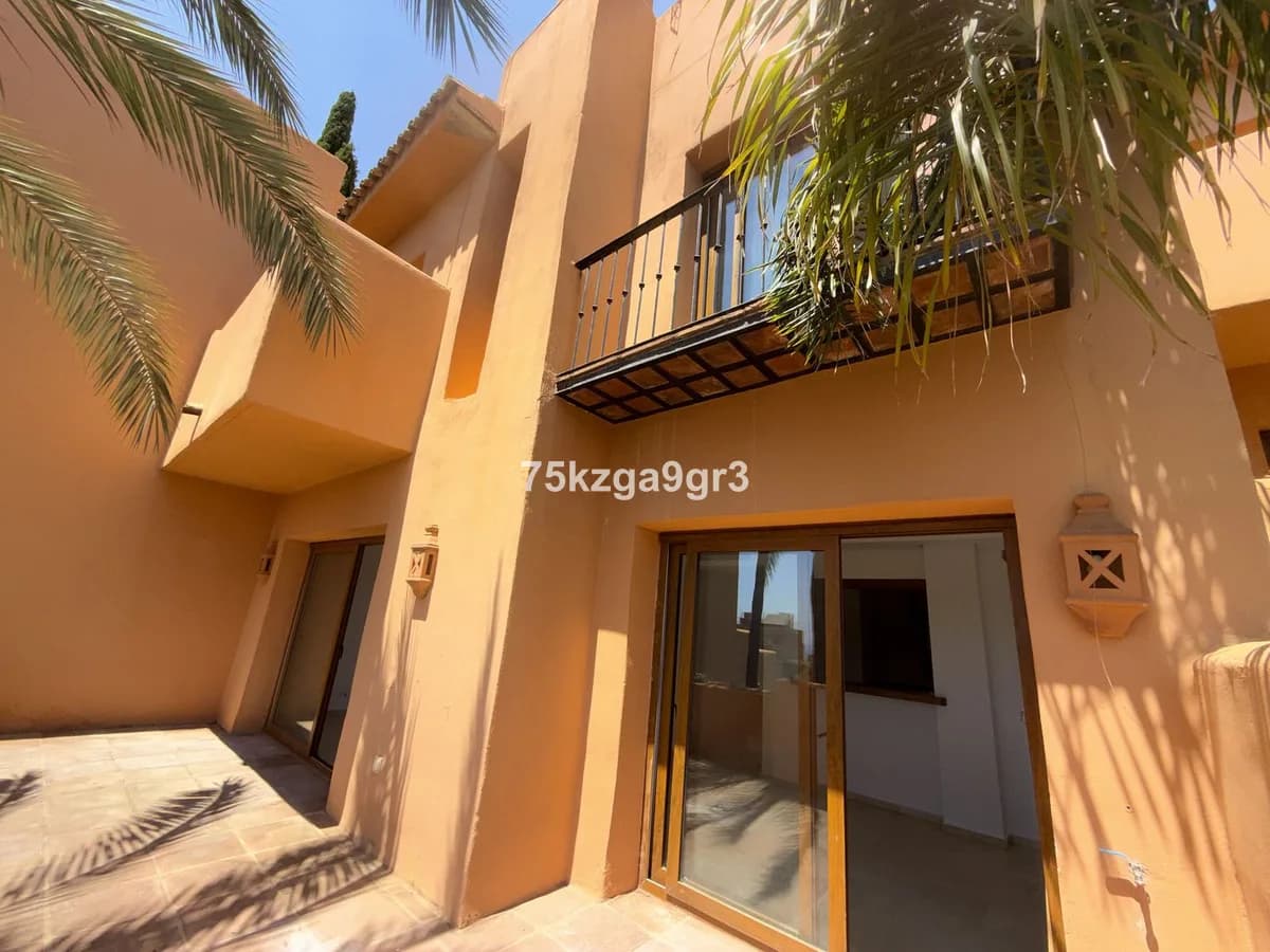 4 Bedroom Townhouse for Sale in Mijas Costa, Málaga - Image 2