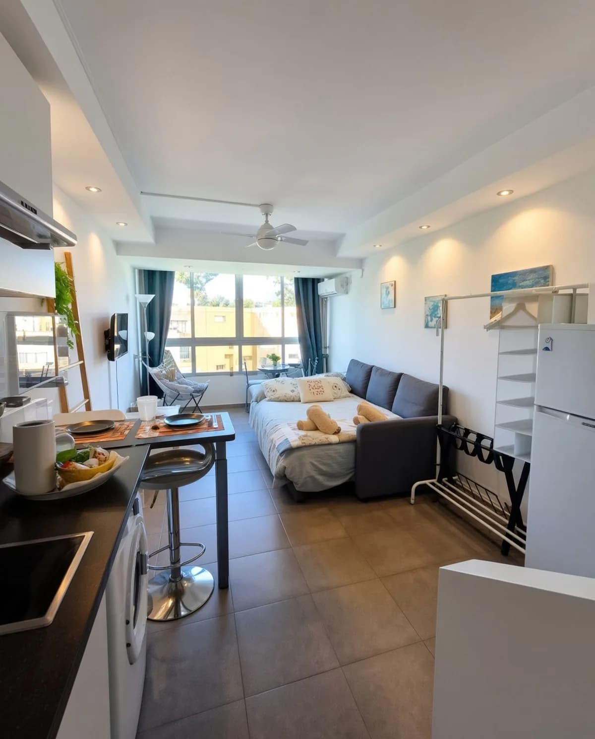 Middle Floor Studio for Sale in Estepona, Málaga - Image 9