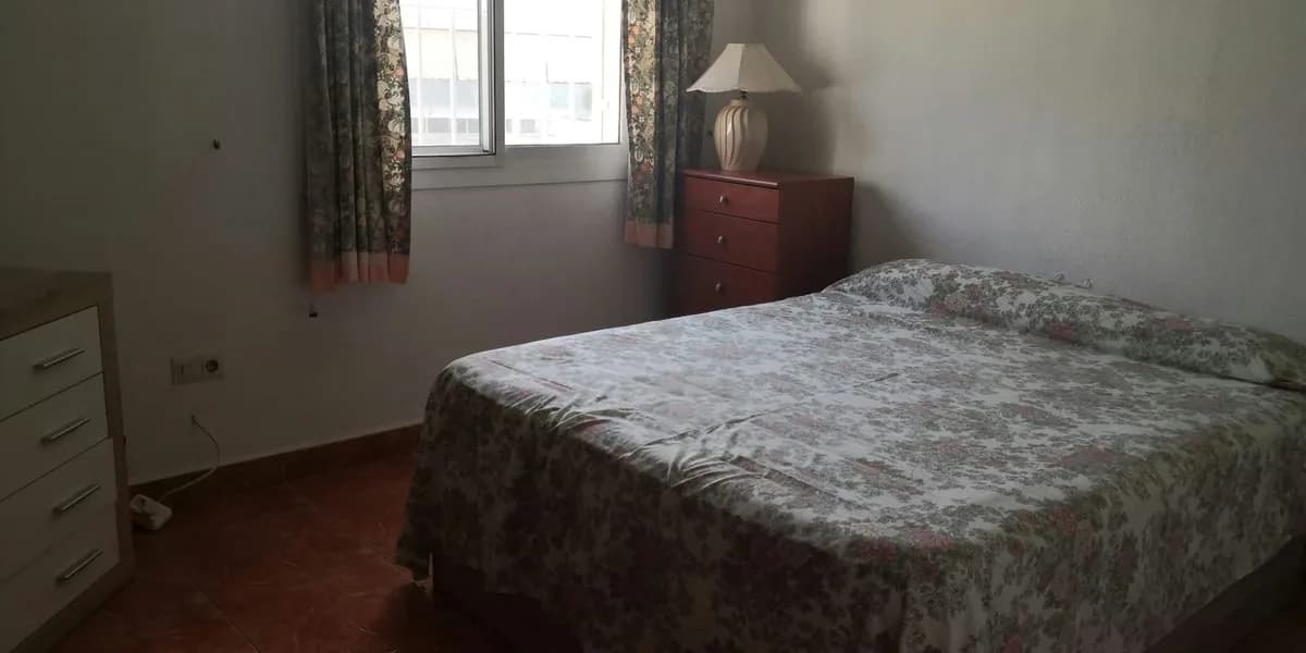2 Bedroom Middle Floor Apartment for Sale in Fuengirola, Málaga - Image 8