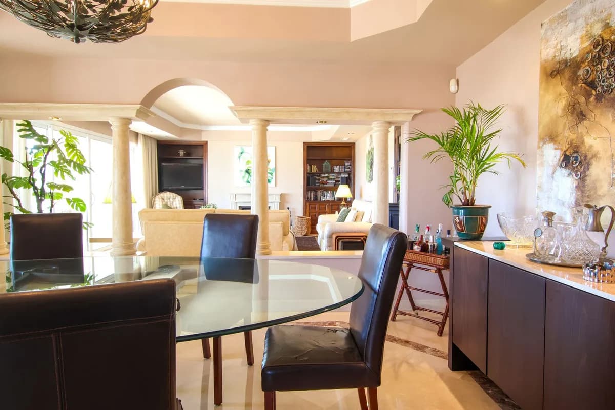 6 Bedroom Detached Villa for Sale in La Mairena, Málaga - Image 6