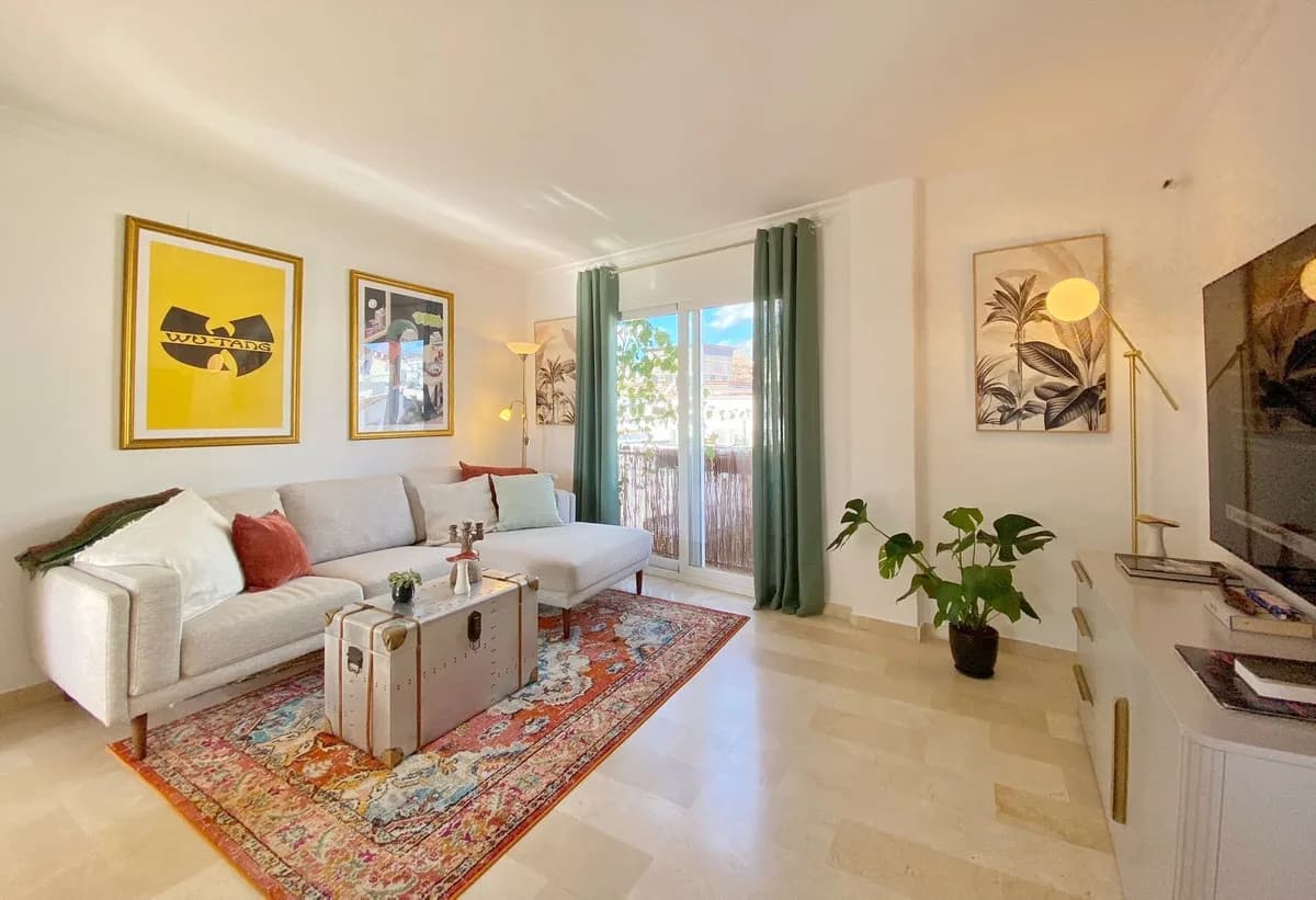 1 Bedroom Top Floor Apartment for Sale in Marbella, Málaga - Image 4