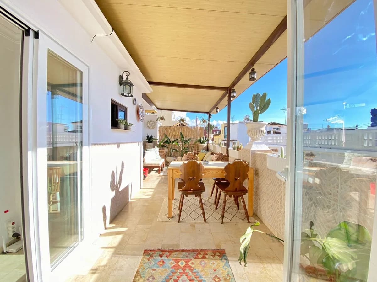 1 Bedroom Top Floor Apartment for Sale in Marbella, Málaga - Image 9