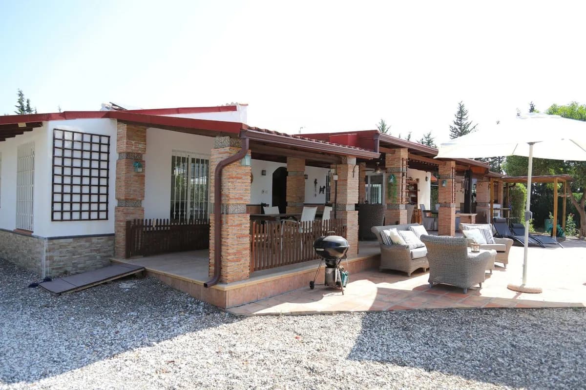 5 Bedroom Detached Villa for Sale in Alhaurín el Grande, Málaga - Image 6