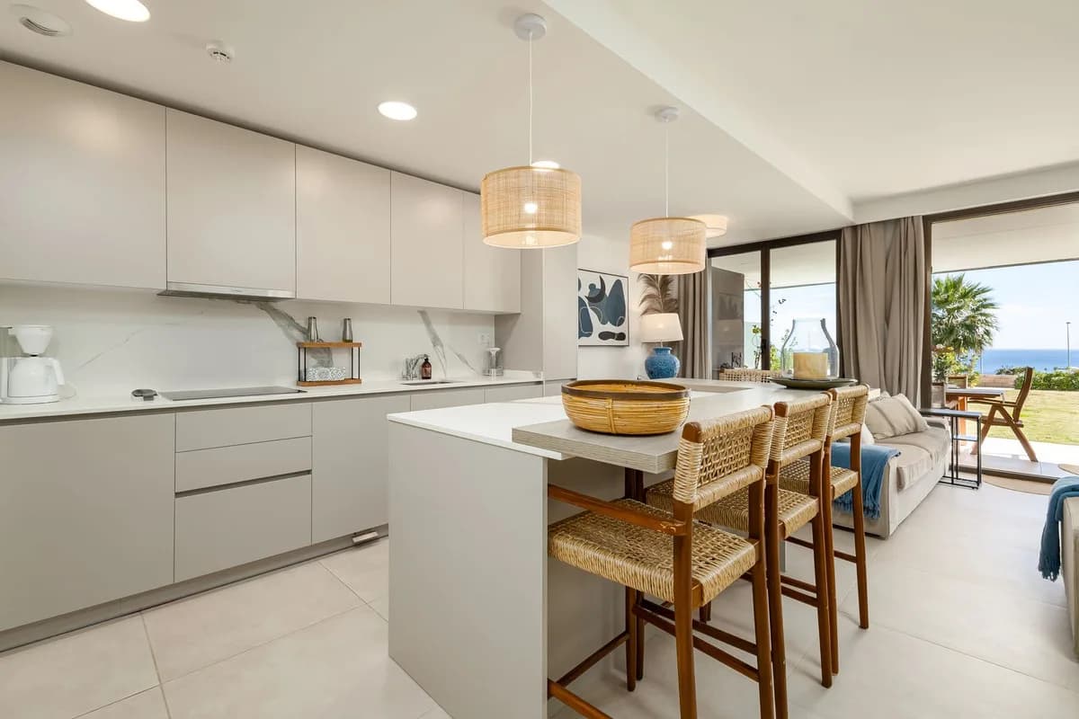 2 Bedroom Ground Floor Apartment for Sale in Casares, Málaga - Image 4