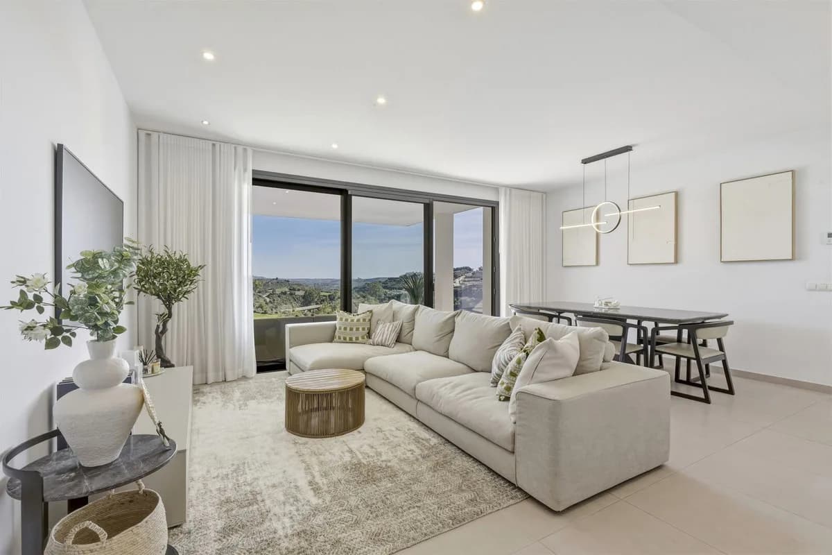 2 Bedroom Middle Floor Apartment for Sale in La Cala Golf, Málaga - Image 6